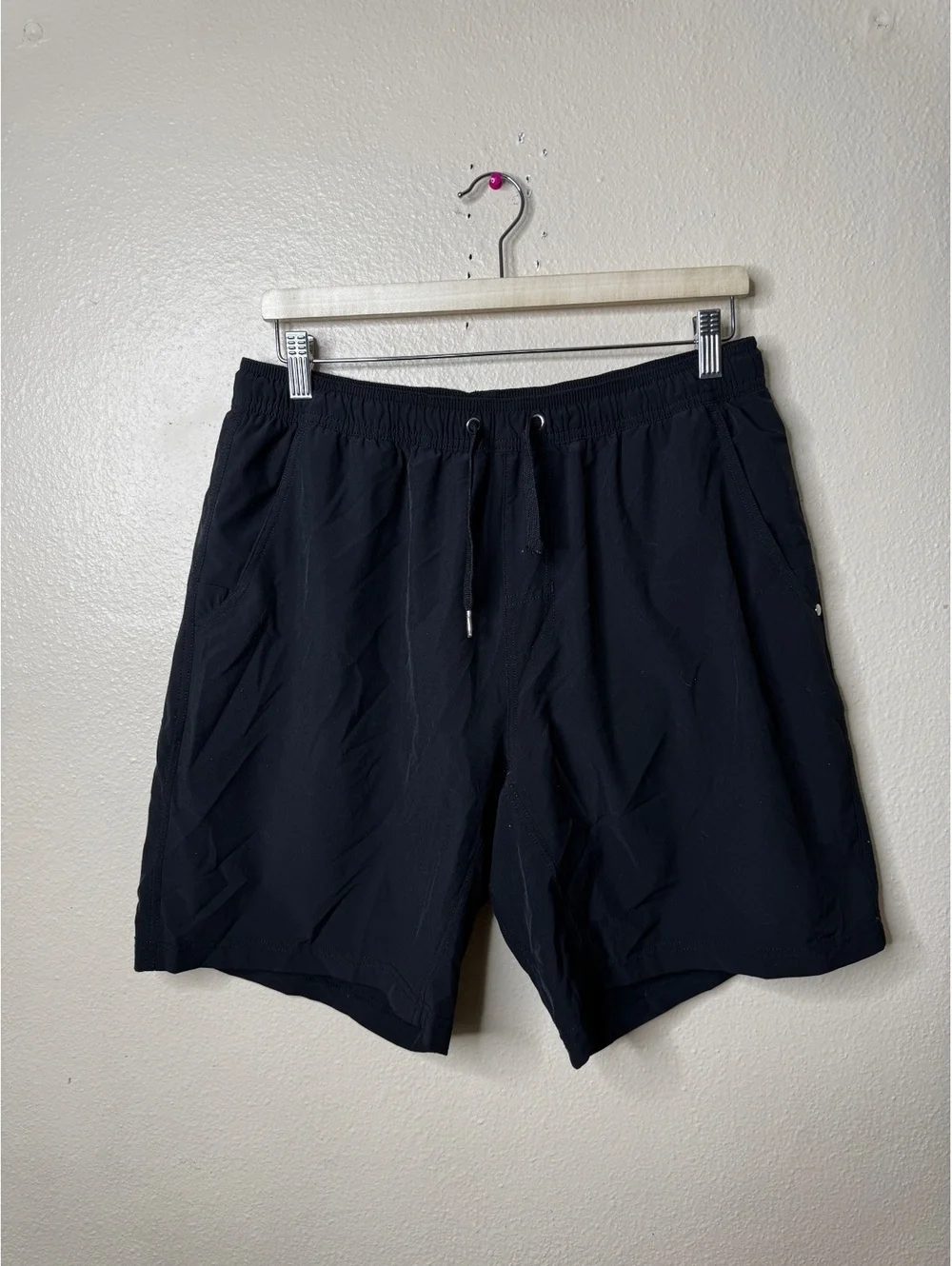 Quince Men’s Black Performance Athletic Shorts Built-In Liner Size Large